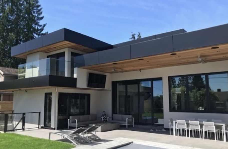 Bagging And Painting Ladz